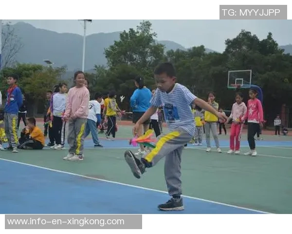 足球鞋磨小拇指的烦恼与解决方案分享让你轻松享受每一场比赛的乐趣